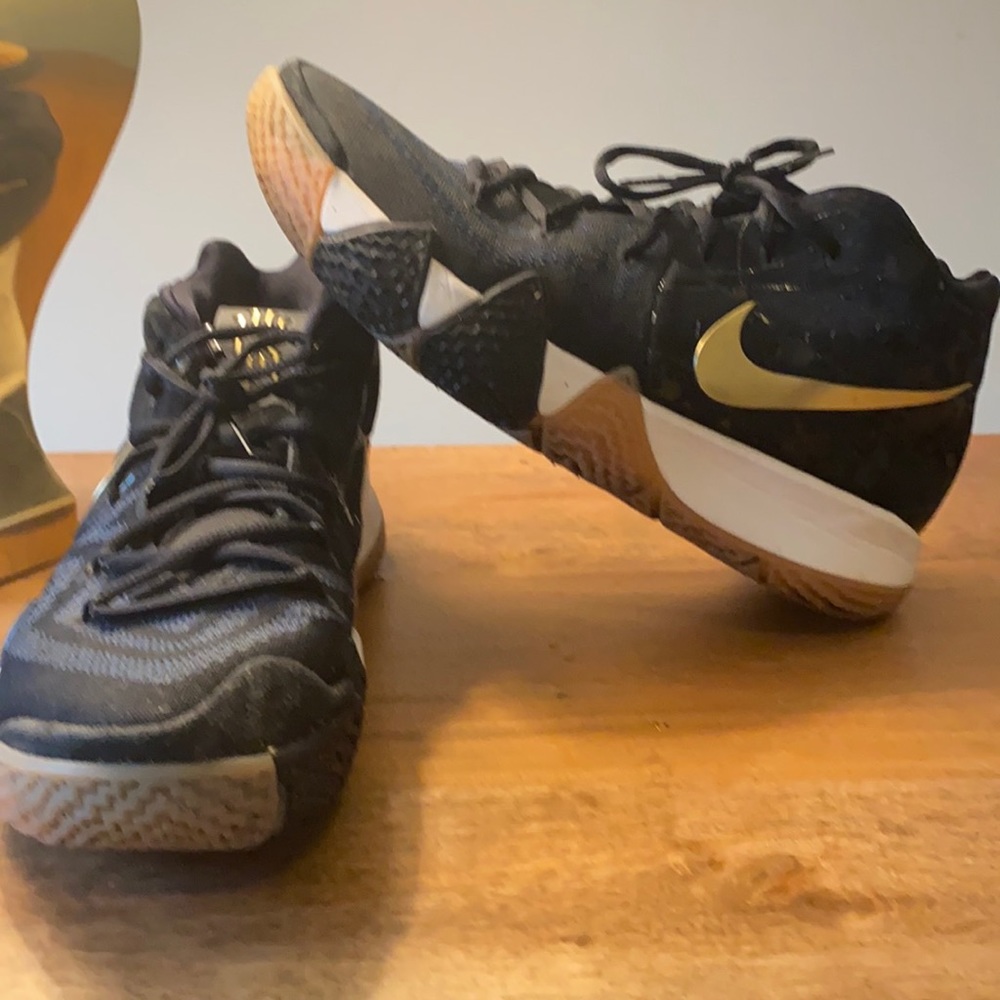 Kyrie 4 Black & Gold